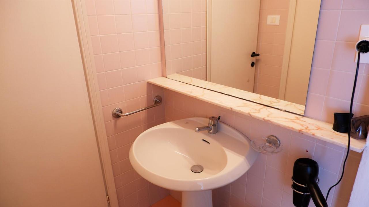 App4Rent Saturno 4 - Family Apartment, Wifi, Parking Lido di Jesolo Eksteriør bilde